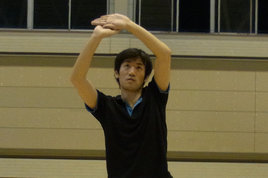 胸より上のボールはオーバーハンドパスで取る