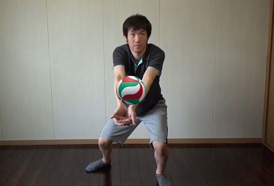 アゴを引き安定した姿勢をキープ