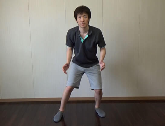 ブロックを飛ばない時はすぐに足を引き、レシーブに構える